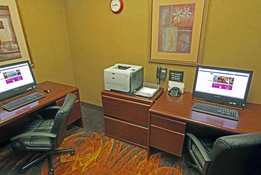 Hampton Inn & Suites Norfolk-Airport 3*, Norfolk