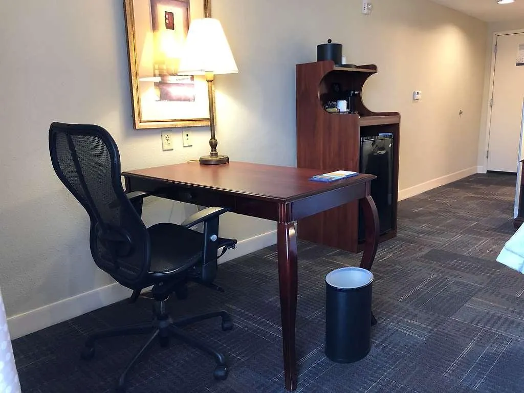 Hampton Inn & Suites Norfolk-Airport 3*, Norfolk