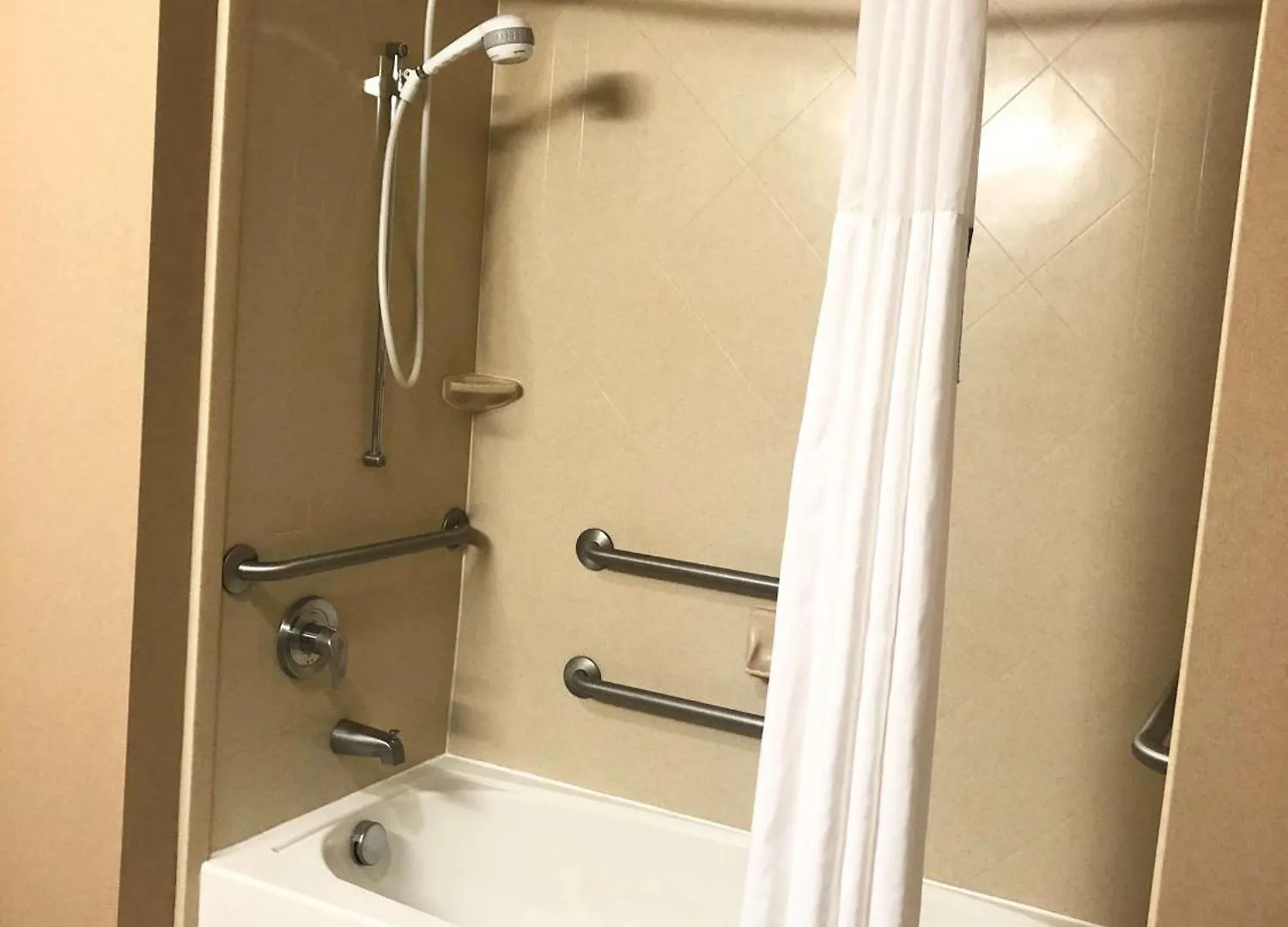 Hampton Inn & Suites Norfolk-Airport 3*, Norfolk