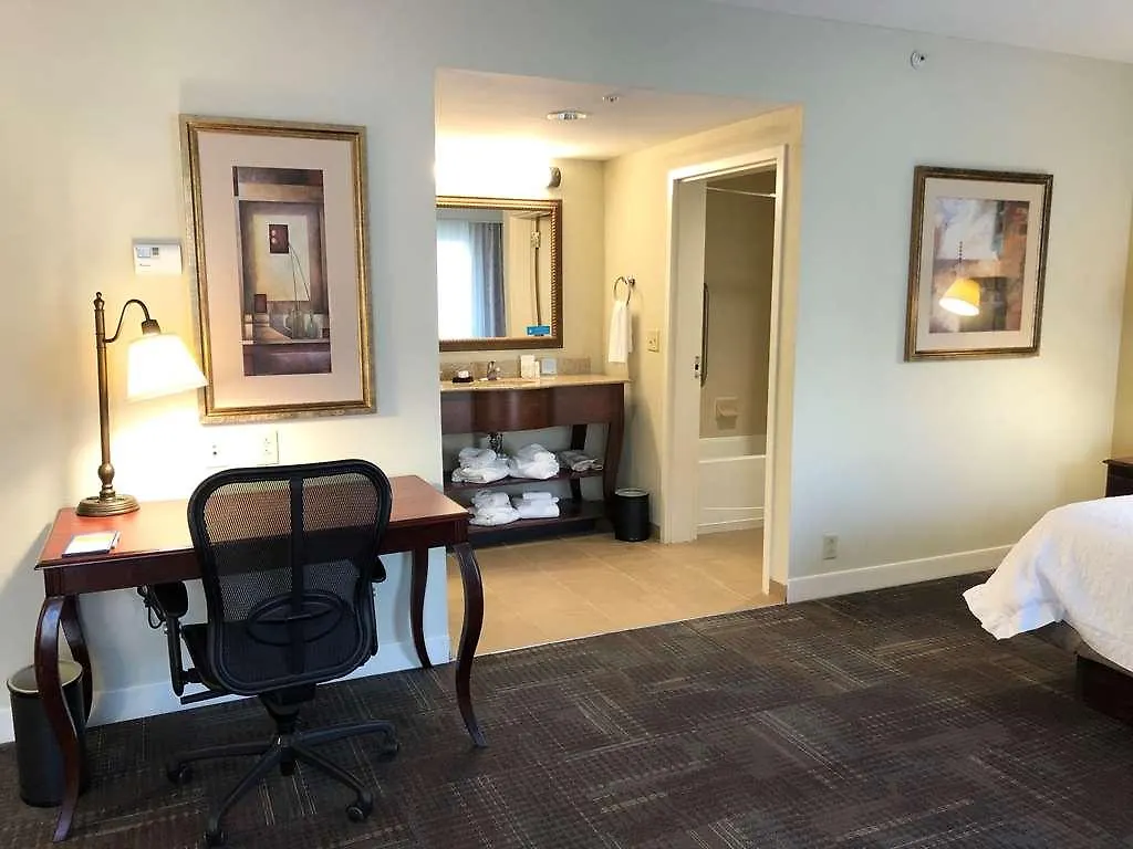 Hampton Inn & Suites Norfolk-Airport Hotel